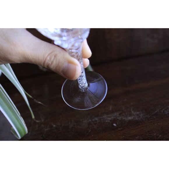 Vintage crystal twist stem cordial glasses, Bohemia Crystalex Suzanne pattern - Picture 7 of 9